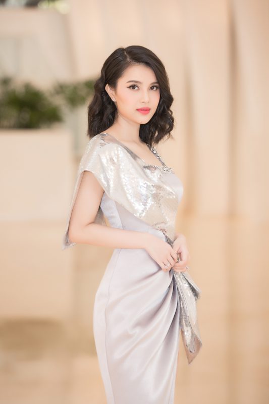 Người đẹp Diệu Thuỳ cũng góp mặt trong sự kiện.