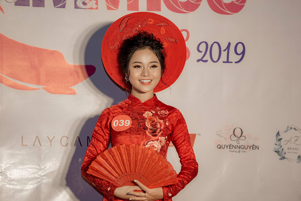 Hoa khôi ĐH Khoa học tự nhiên