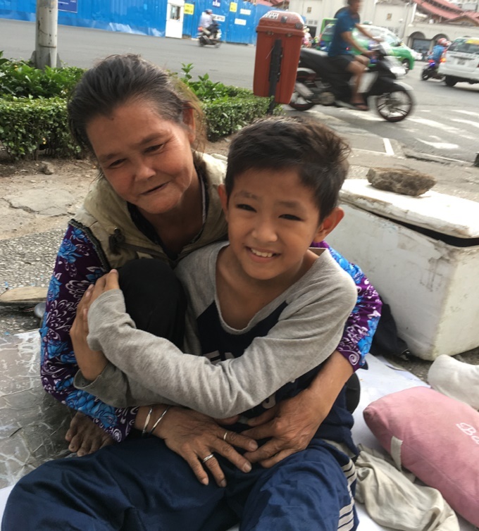 Nơi bà cháu nghỉ ngơi cách chợ Bến Thành vài bước chân