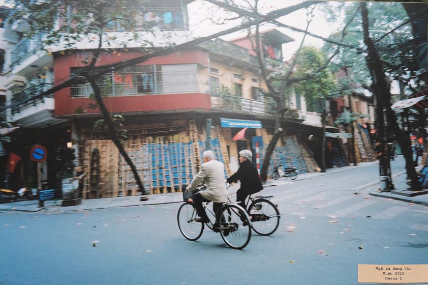 Hà Nội bình yên trong bức ảnh với chủ đề ‘ Ngã tư Hàng Vải’ - ảnh: MAI THƯƠNG